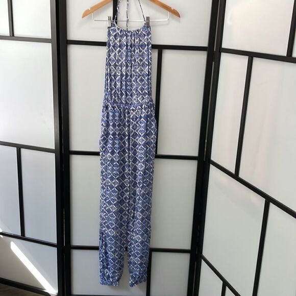 [xs] Halter Tie Top Blue & White Diamond Print Romper w/Pockets | Forever 21 - Picture 3 of 17